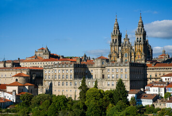 Obraz premium The skyline of Santiago de Compostela with cathedral dominating