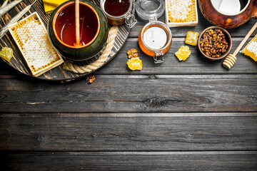 Assortment of different types of honey.