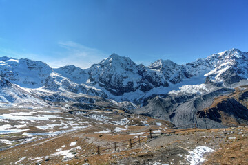 Fototapeta na wymiar Ortler, Koenigsspitze and Monte Zebru in the italian alps