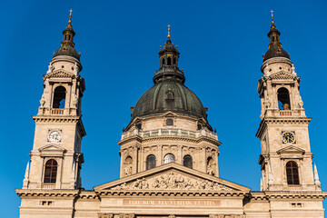 Fototapeta na wymiar Türme der Basilika St. Stephan, Budapest