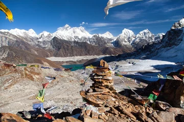 Papier Peint photo autocollant Makalu Mounts Everest Lhotse Makalu with buddhist prayer flags