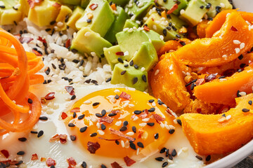 Aguacate, zanahoria, arroz, pejibaye,