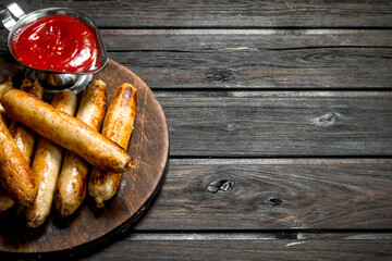 Fragrant grilled sausage with tomato sauce.
