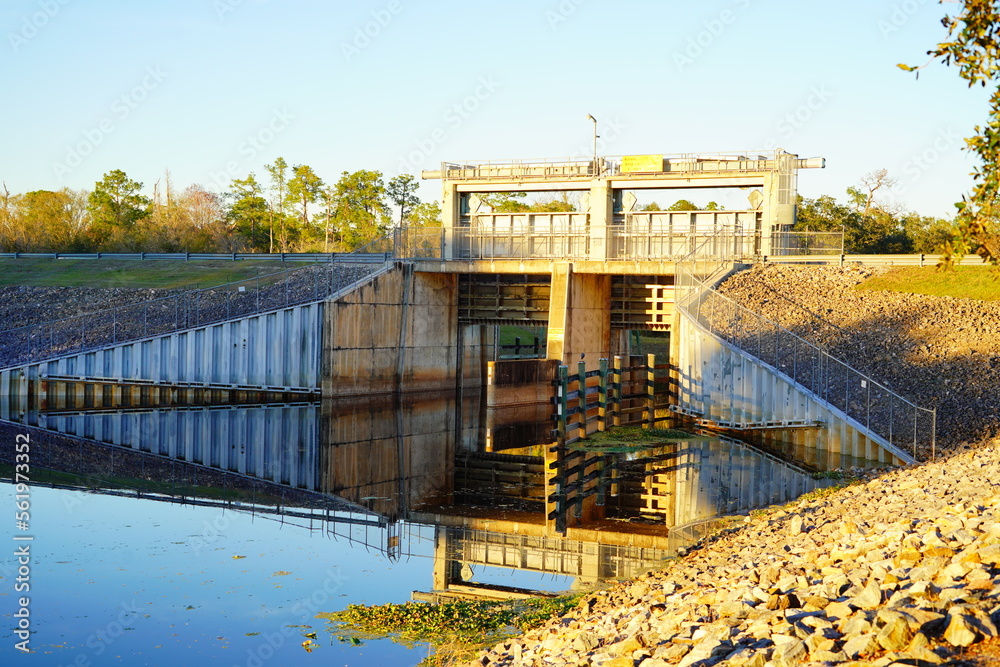 Wall mural A dam on Hillsborough river to regulate water