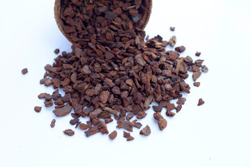 Pine bark is an ingredient for cultivation. Beneficial to the soil and plants.