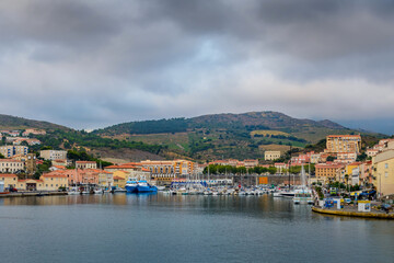 Fototapeta na wymiar Harbor and city of Port-Vendres at morning in France