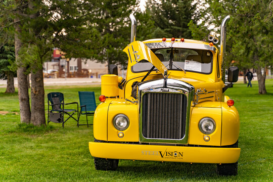 Mack B-42at the car show.