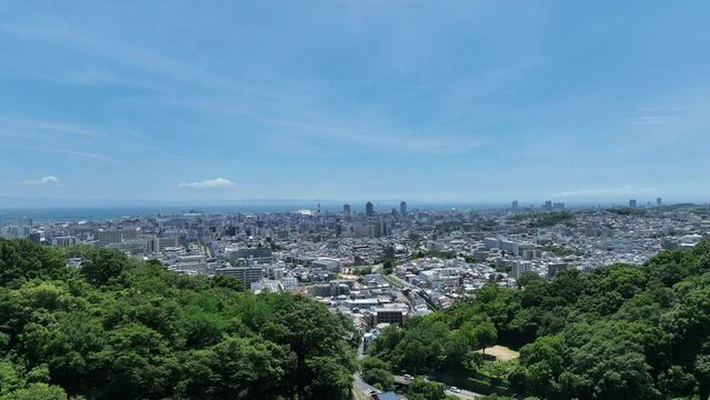 山と町