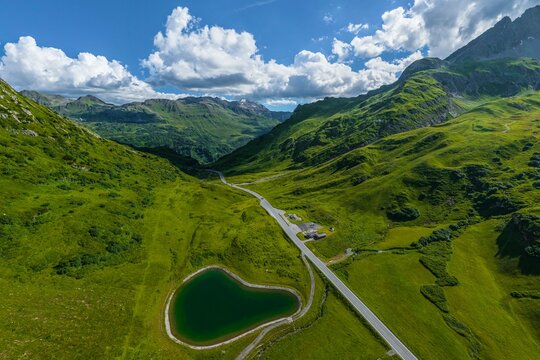 Luftaufnahme vom Flexenpass nahe Z&uuml;rs