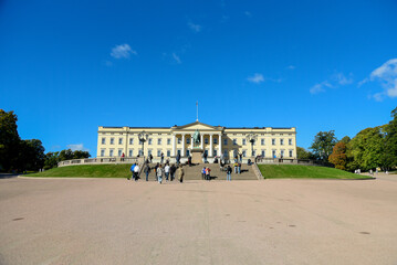 ノルウェーの首都オスロにある美しい王宮の風景