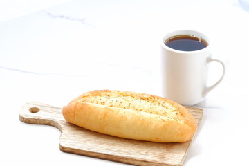 ガーリックが香ばしいガーリックフランスとコーヒー