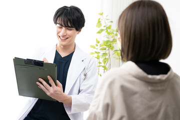 ドクターのカウンセリングの様子