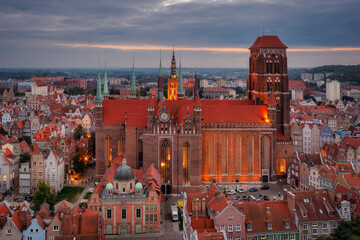 Aerial view of the beautiful main city in Gdansk at dusk, Poland - obrazy, fototapety, plakaty