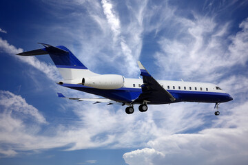 Flugzeug am Himmel (Jet)