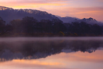 Fototapeta premium 岩手県北上市 晩秋の展勝地公園