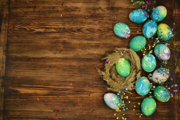Fototapeta na wymiar easter eggs on wooden background
