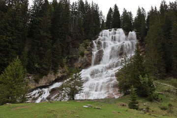 The Lindarets Cascade des Brochaux is a waterfall in the Haute-Savoie department

