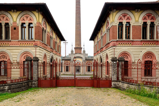Ciminiera, Villaggio Crespi d Adda, Unesco, Industriale, Cotone, Icomos,  villaggio, citta, lavoro, feudo,  Operaio, citta ideale del lavoro, castello,  Lombardia, Italy, Europa.