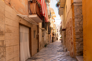 Fototapeta na wymiar street in old town of Bari, Italy