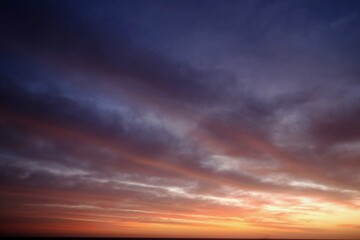 Sonnenaufgang über Ozean