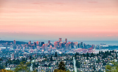 Fototapeta na wymiar pink panoramic Vancouver in the province british columbia 