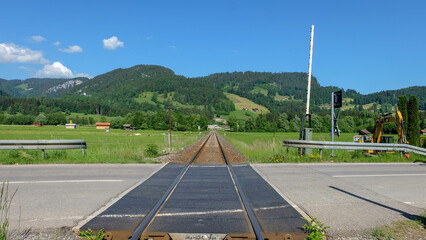 Schiene mit Schranke bei Oberstdorf