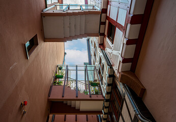 Balkone zwichen historischer und moderner Architektur, Frankfurt am Main, Hessen, Deutschland