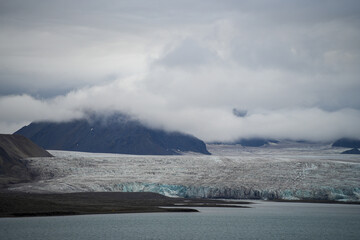 Traumhafte Gletscher prägen das Landschaftsbild von Spitzbergen