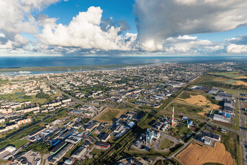 Obraz premium A bird's eye view of the port city