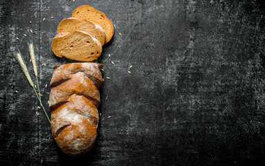 Sliced rye bread with spikelets.