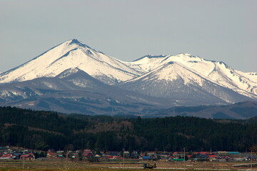 Hakkoda Federation seen from Towada City, Aomori Prefecture