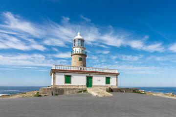 Fototapeta na wymiar Faro de Corrubedo, en Ribeira (Galicia, España)
