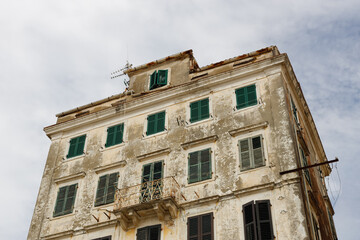 Fototapeta na wymiar Destroyed facade of a townhouse in Corfu town.