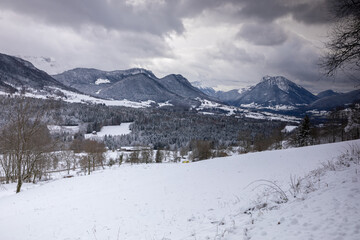 Fototapeta na wymiar Saison d'hiver en Haute-Savoie en France