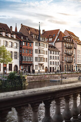 Fototapeta na wymiar canal in Strasburg