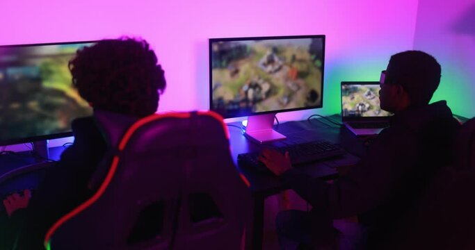 Young gamers playing at e-sports competition using vr headset - New technology game trends and entertainment concept