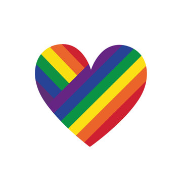 Un corazón con la bandera y colores del orgullo gay sobre un fondo blanco liso y aislado. Vista de frente y de cerca. Copy space