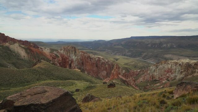 hiking trail near the cuevas de las manos in Chile
