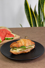 Sandwich with ham and cheese