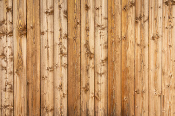 Fototapeta na wymiar Alte braune verwitterte Holzlatten mit schöner Struktur als Hintergrund
