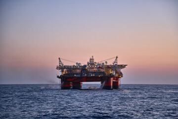 Semisubmersible rig offshore in the sea.