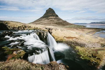 Foto auf Acrylglas Kirkjufell Berg Kirkjufell mit Wasserfall