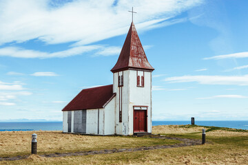 Fototapeta na wymiar Hellnar Kapelle auf Island