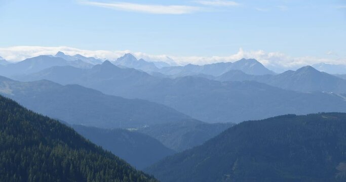 Zeitraffer Panorama bei Hofalm, Filzmoss mit Blick auf Schladminger und Radst&auml;dter Tauern und Ankogelgruppe und Rossbrand, Steiermark Salzuburg