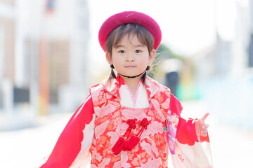 七五三の着物を着た女の子のポートレート