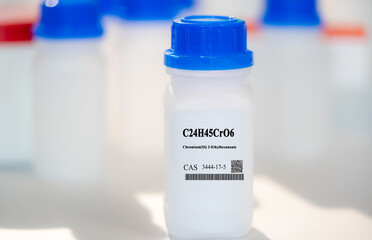 C24H45CrO6 Chromium(III) 2-ethylhexanoate CAS 3444-17-5 chemical substance in white plastic...