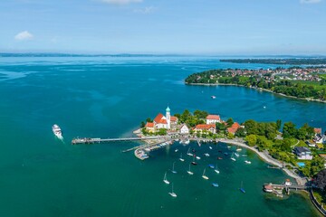 Wasserburg am Bodensee - Ausblick auf die idyllische Halbinsel mit Schloss, Malhaus und Anlegestelle