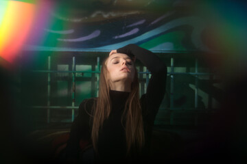 Künstler Pole Dance Frau in Kunst AI  Spezial Effekte vor der Kamera mit Berliner Techno Musik