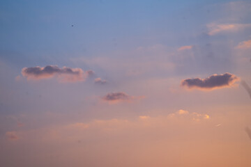 Fototapeta na wymiar Wolkenspiel im Abendlicht