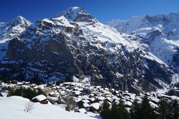 Jungfrau 4,158 m und Mürren Schweizer Alpen - obrazy, fototapety, plakaty